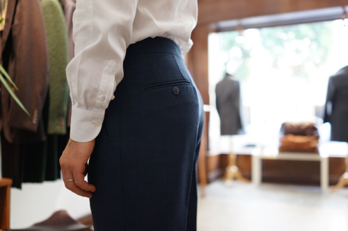 A Bespoke Tailor Explains How Trousers Should Fit – Put This On